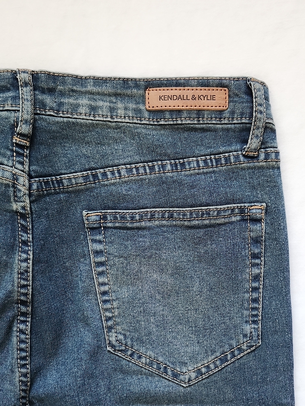 NWT Kendall & Kylie High Rise Flare Jeans Size 9/10 (Read Tag Notes) - Picture 8 of 16